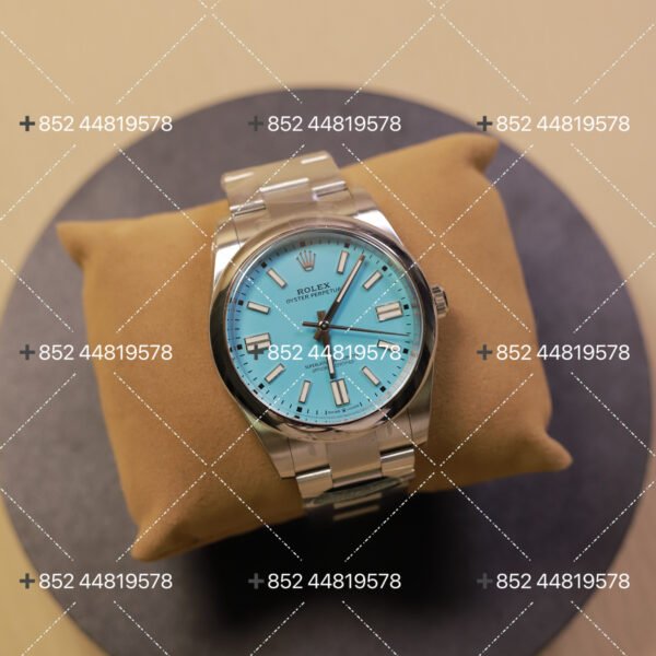The whole watch is waterproof - Image 3