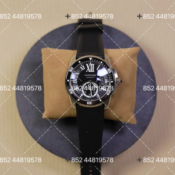 Cartier Calibre series date display Roman scale black dial