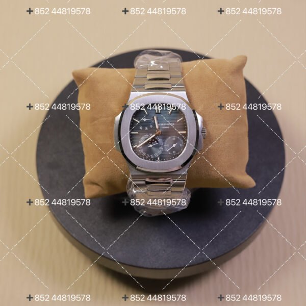 Patek Philippe Sporty Elegance NAUTILUS Series Nautilus Blue Plate 5712
